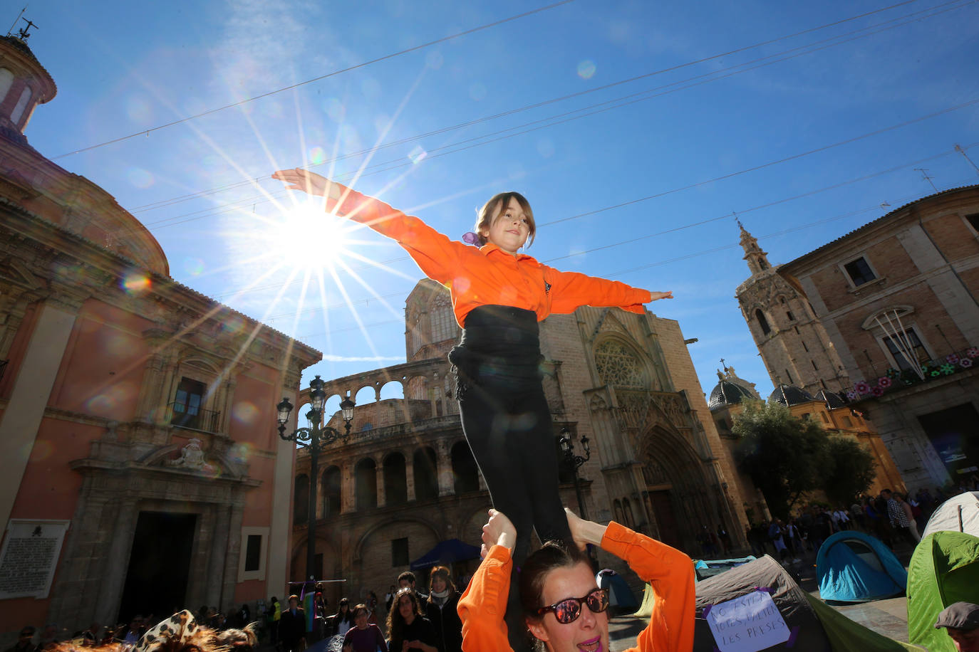 Concentración feminista en la Plaza de la Virgen