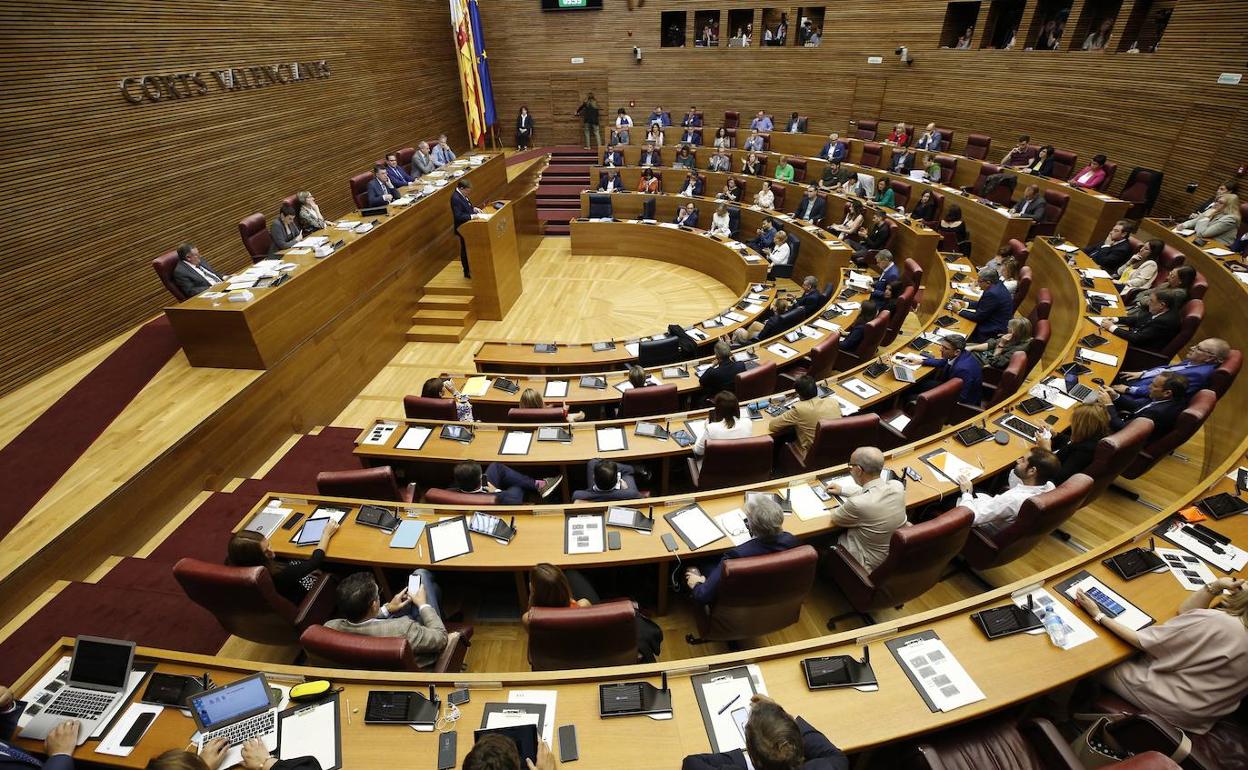 Hemiciclo de Les Corts durante un pleno