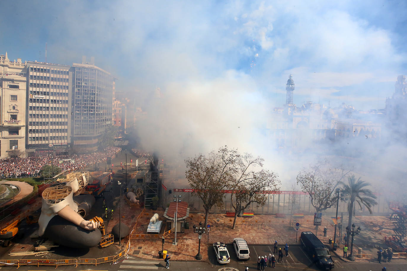 Fotos: Así ha sido la mascletà del 8 de marzo de las fallas de 2020