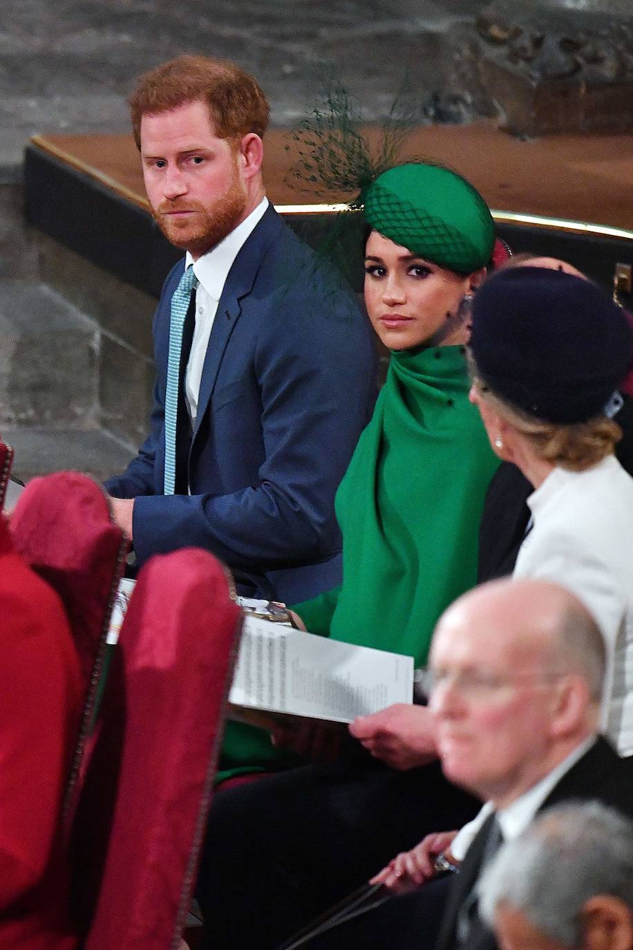 Relajados y sonrientes, el duque y la duquesa de Sussex hicieron este lunes su última aparición como miembros de la realeza británica, acompañando a la reina Isabel II en un oficio religioso en Londres, antes de dar el salto a su nueva vida. Ambos asistieron junto a los otros miembros de la familia real a una misa la Abadía de Westminster con motivo del día de la Mancomunidad británica.