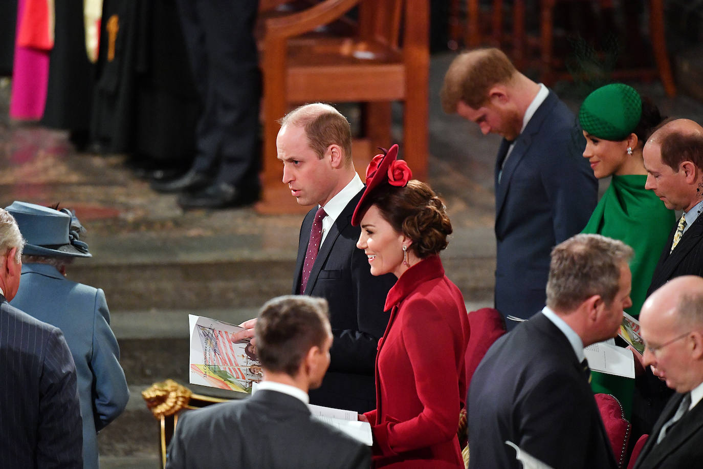 Relajados y sonrientes, el duque y la duquesa de Sussex hicieron este lunes su última aparición como miembros de la realeza británica, acompañando a la reina Isabel II en un oficio religioso en Londres, antes de dar el salto a su nueva vida. Ambos asistieron junto a los otros miembros de la familia real a una misa la Abadía de Westminster con motivo del día de la Mancomunidad británica.