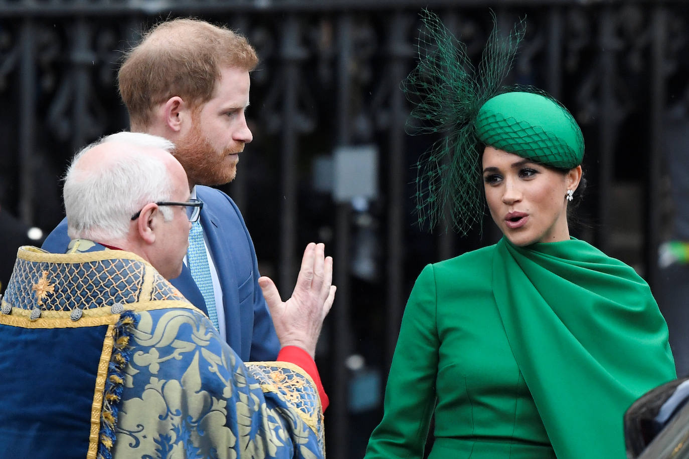 Relajados y sonrientes, el duque y la duquesa de Sussex hicieron este lunes su última aparición como miembros de la realeza británica, acompañando a la reina Isabel II en un oficio religioso en Londres, antes de dar el salto a su nueva vida. Ambos asistieron junto a los otros miembros de la familia real a una misa la Abadía de Westminster con motivo del día de la Mancomunidad británica.