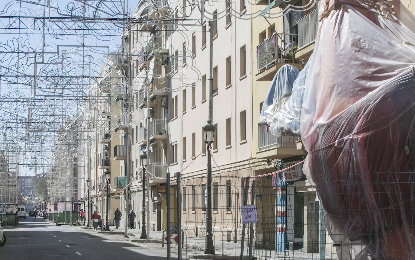 Las Fallas de Valencia se suspendieron el pasado 10 de marzo por la pandemia del coronavirus, una medida histórica que no ocurría desde la Guerra Civil. El sector vive en la incertidumbre desde entonces.