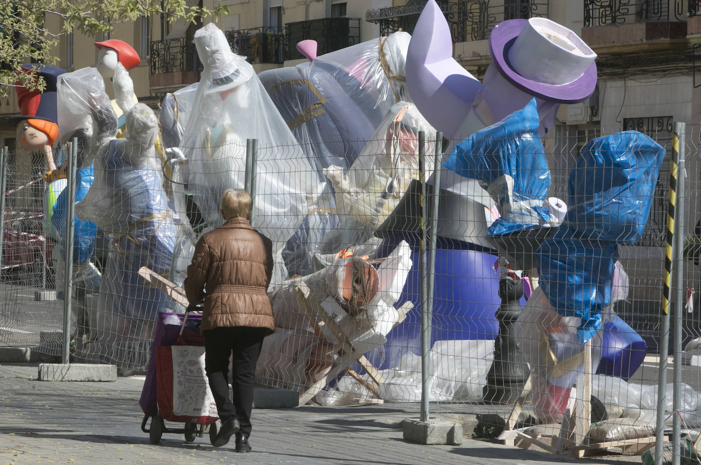 Las Fallas de Valencia se suspendieron el pasado 10 de marzo por la pandemia del coronavirus, una medida histórica que no ocurría desde la Guerra Civil. El sector vive en la incertidumbre desde entonces.