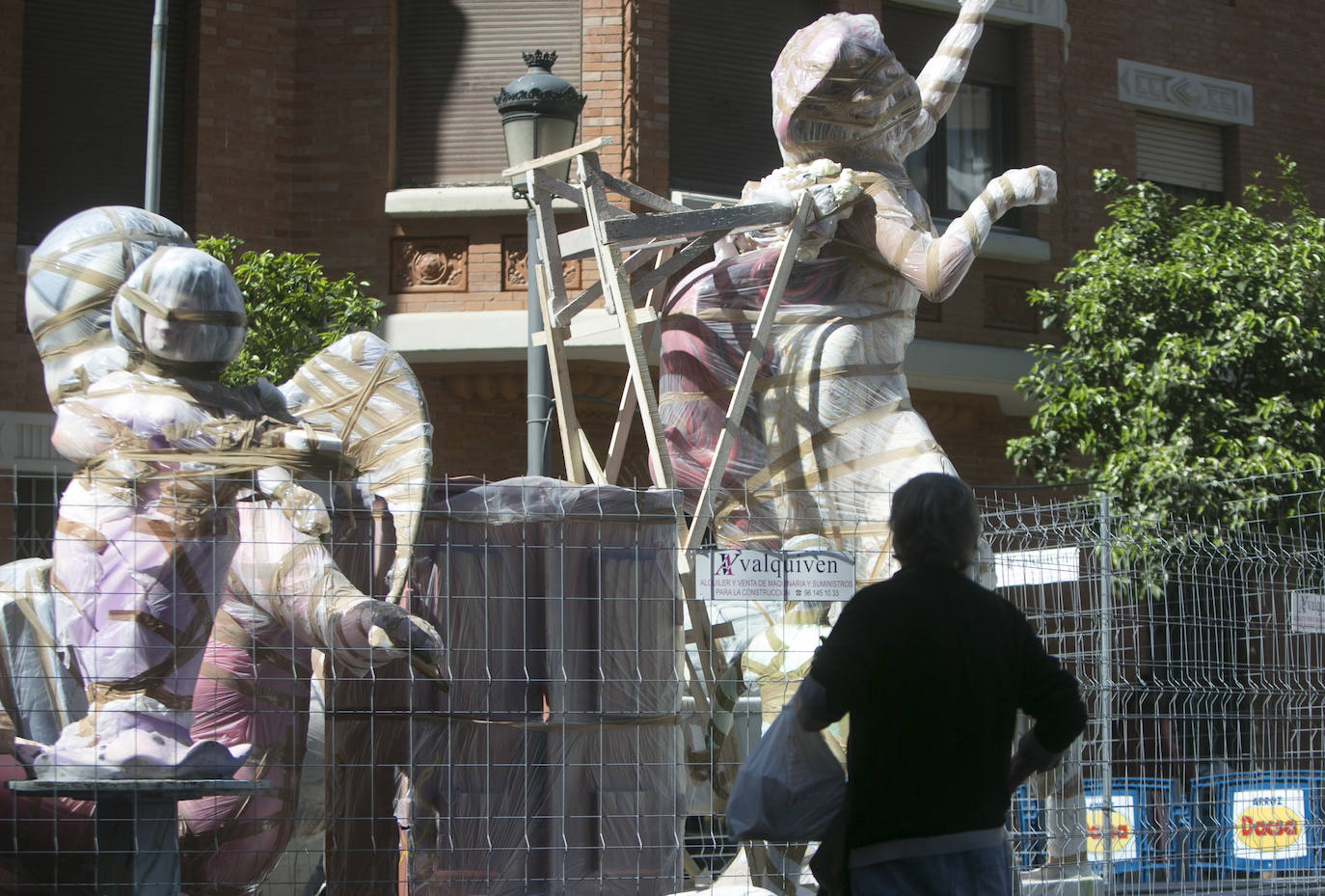 Las Fallas de Valencia se suspendieron el pasado 10 de marzo por la pandemia del coronavirus, una medida histórica que no ocurría desde la Guerra Civil. El sector vive en la incertidumbre desde entonces.