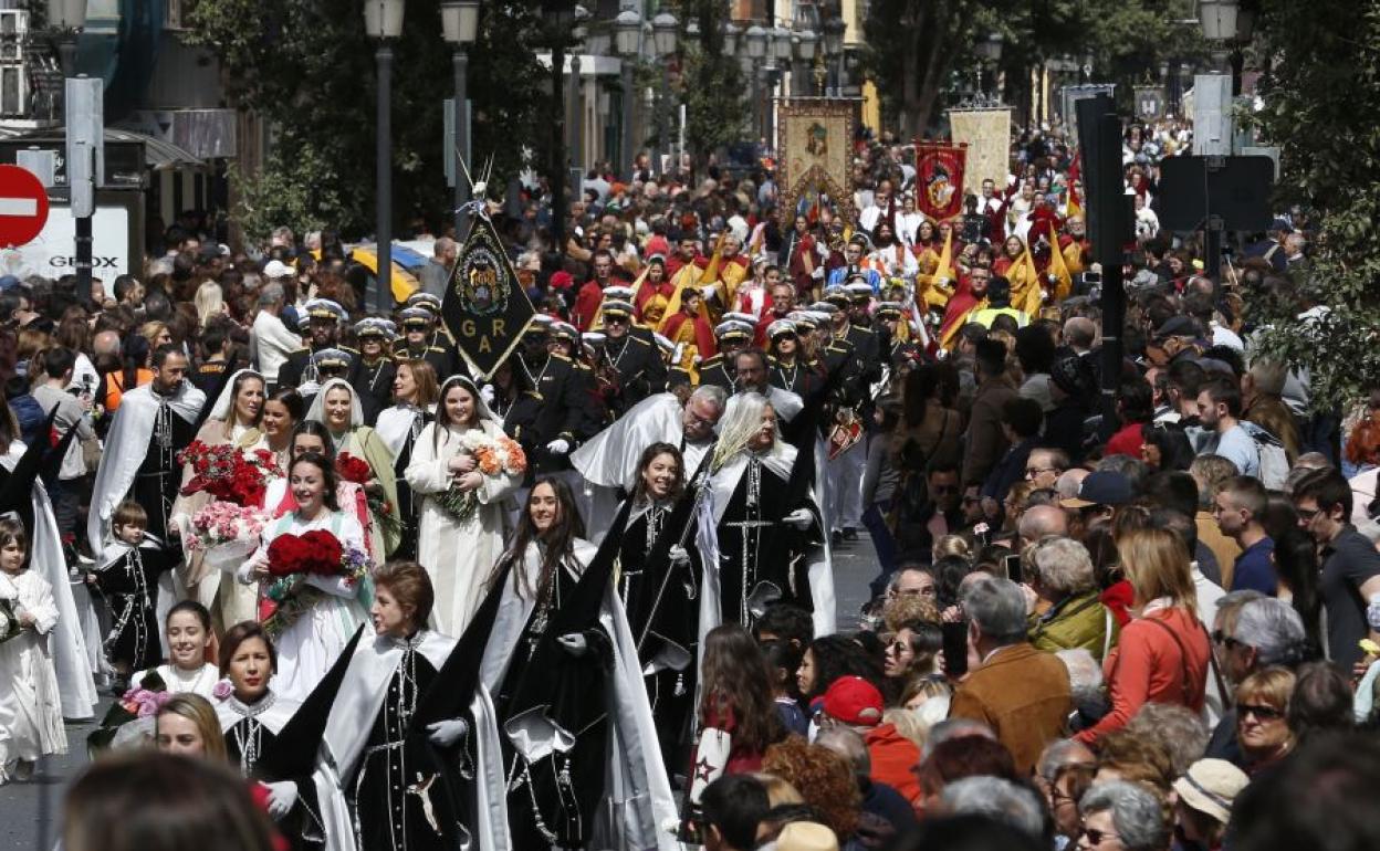 Desfile de Resurrección en la Semana Santa Marinera de Valencia.