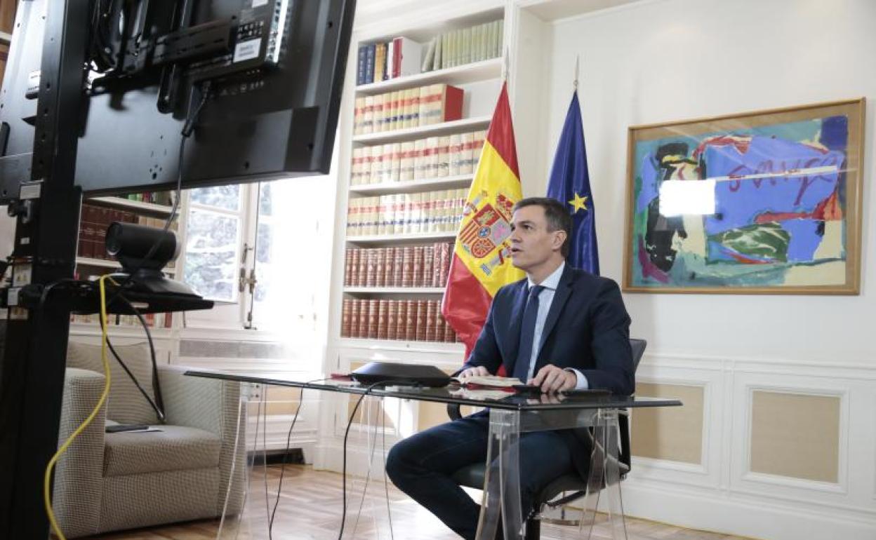 Pedro Sánchez preside por videoconferencia la reunión de medidas para el coronavirus