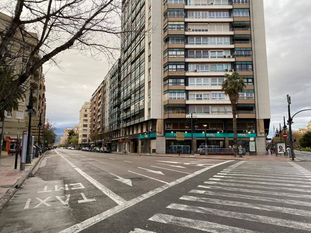 Las principales calles de la ciudad viven sus circulación ni transeúntes por la situación provocada por el Covid-19.