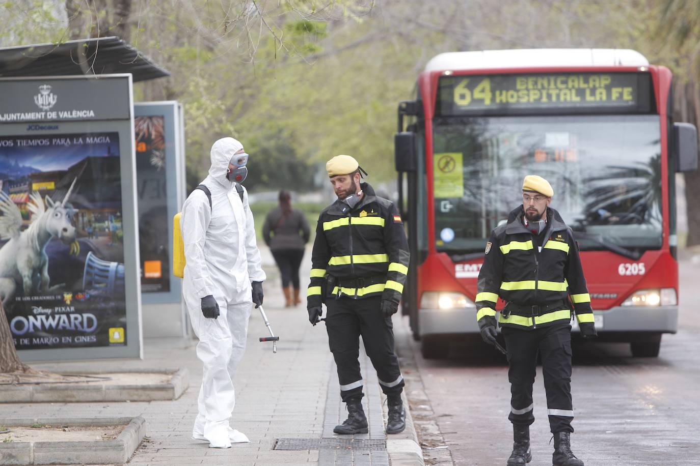 Desinfección de infraestructuras y vía pública en la Comunitat para luchar contra la pandemia del coronavirus