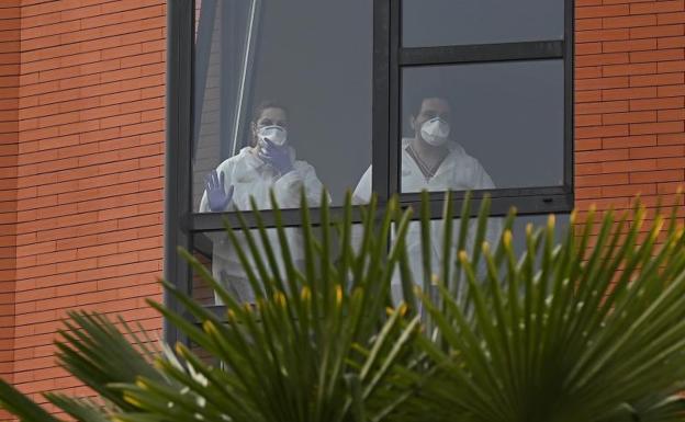 La pandemia ataca las residencias de mayores: 50 fallecidos en 8 centros