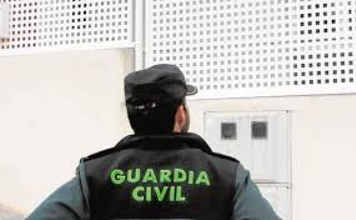 La Guardia Civil investiga a tres personas por difundir bulos sobre secuestros de niños