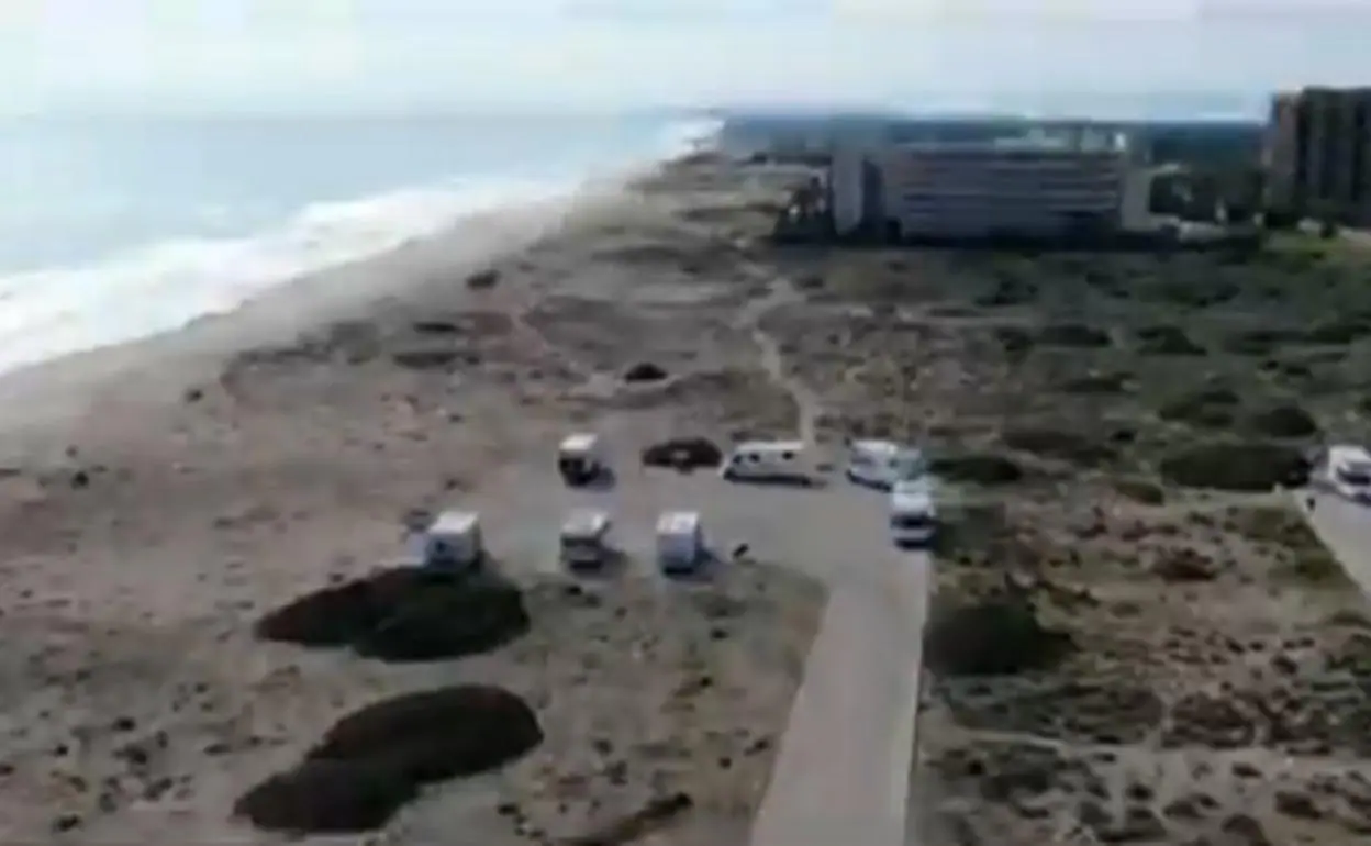 Coronavirus en Valencia | La Policía Local de Valencia utiliza sus drones para multar a personas que estaban en la playa de El Saler