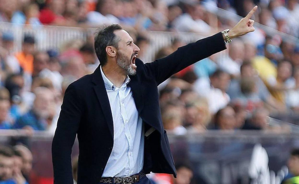 Vicente Moreno, durante la visita del Mallorca a Mestalla.
