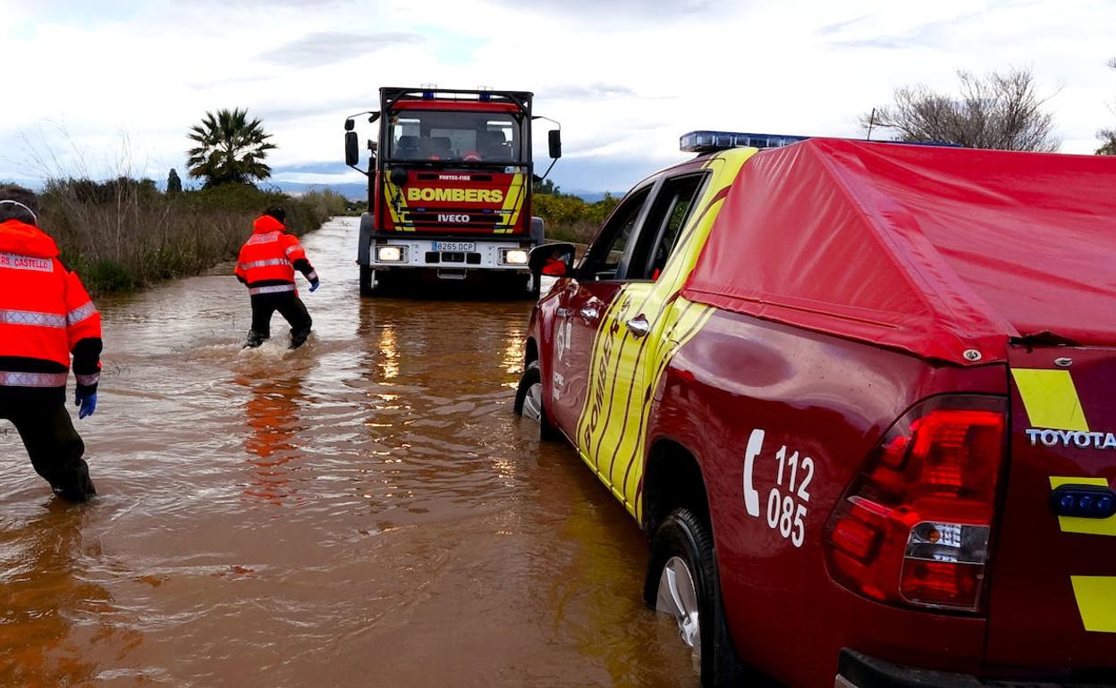 Las inundaciones de las últimas horas mantienen cortadas cinco carreteras de Castellón