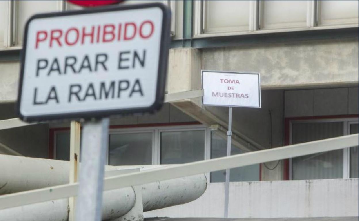 Pacientes del Arnau y La Fe se hacen el 'auto test' desde el coche