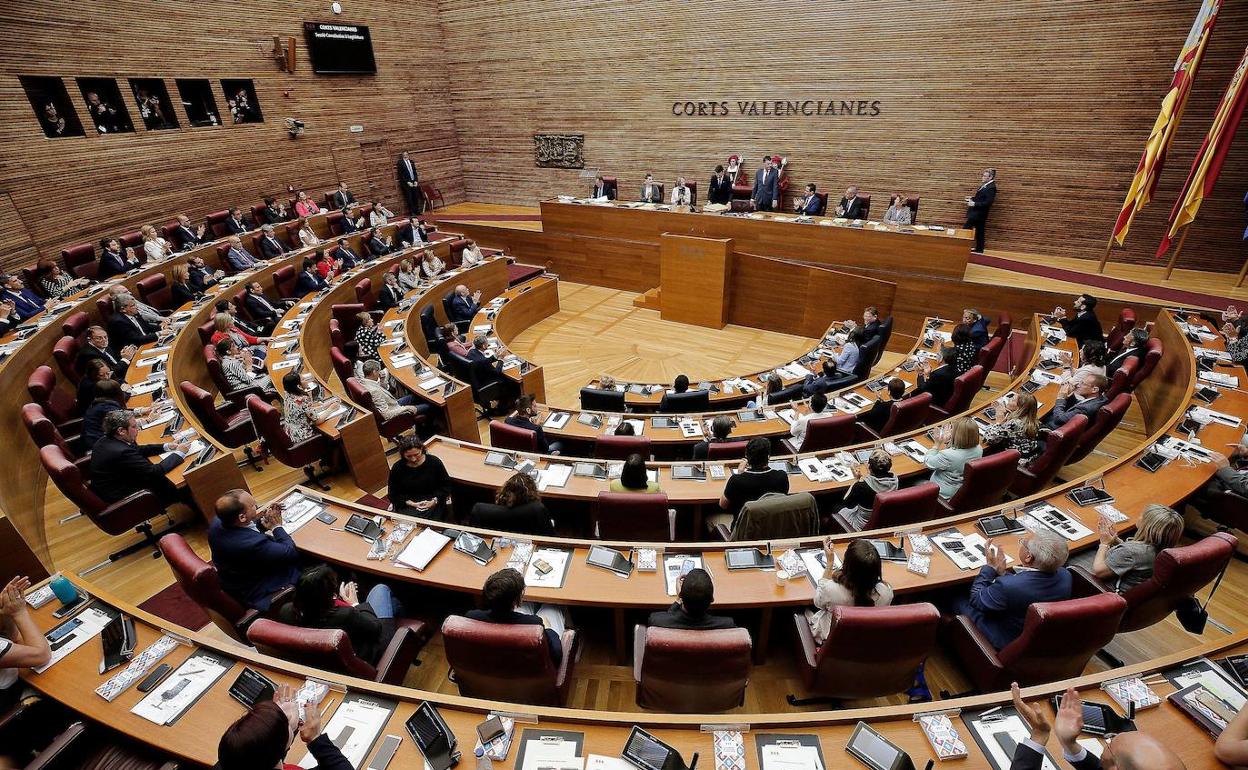 Un pleno de Les Corts al inicio de esta legislatur. 