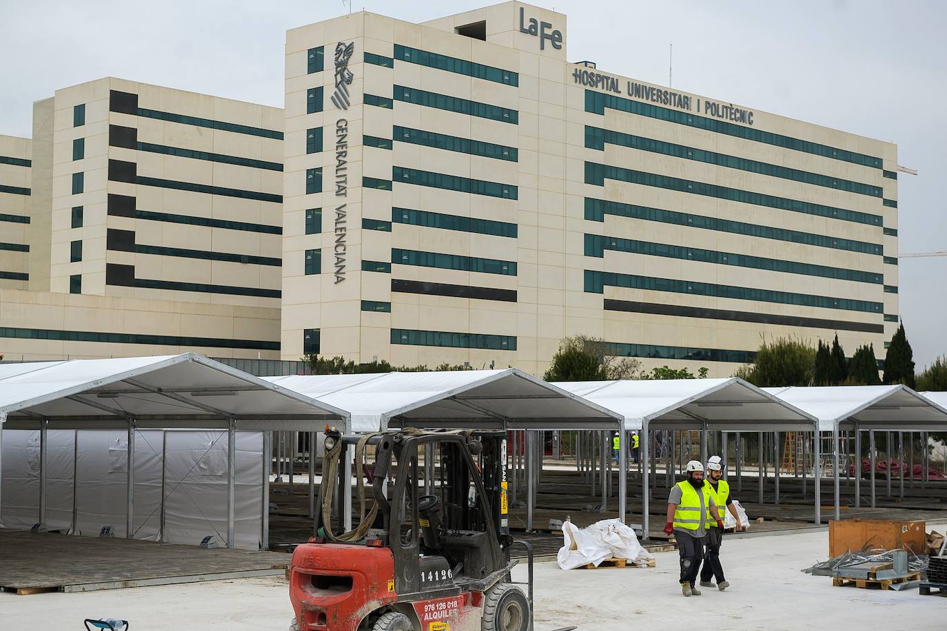 La crisis sanitaria de carácter mundial causada por el Covid-19 está desbordando el sistema hospitalario. El edificio, que se está construyendo junto al hospital La Fe, tendrá 500 camas.