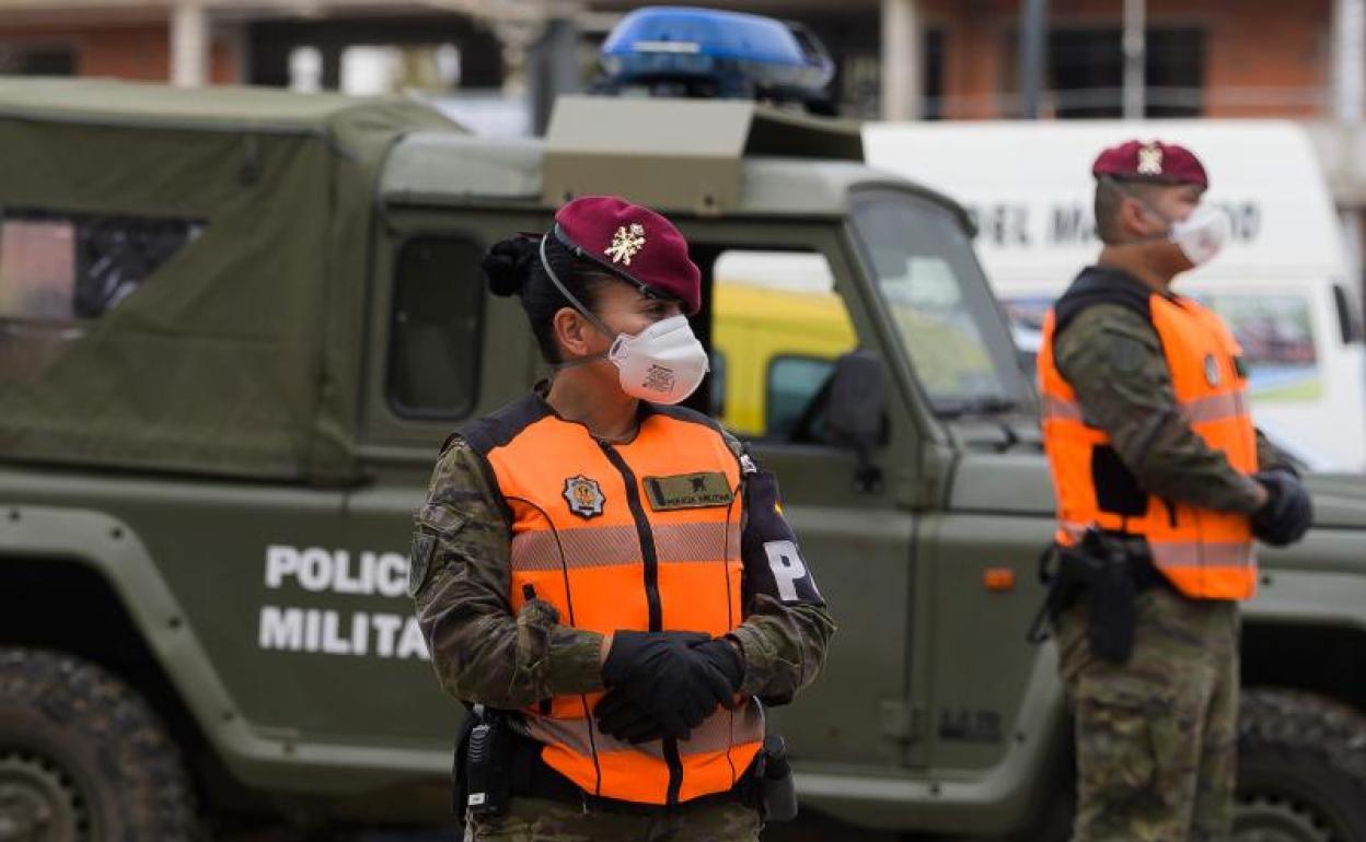 La Policía Militar patrulla Valencia.