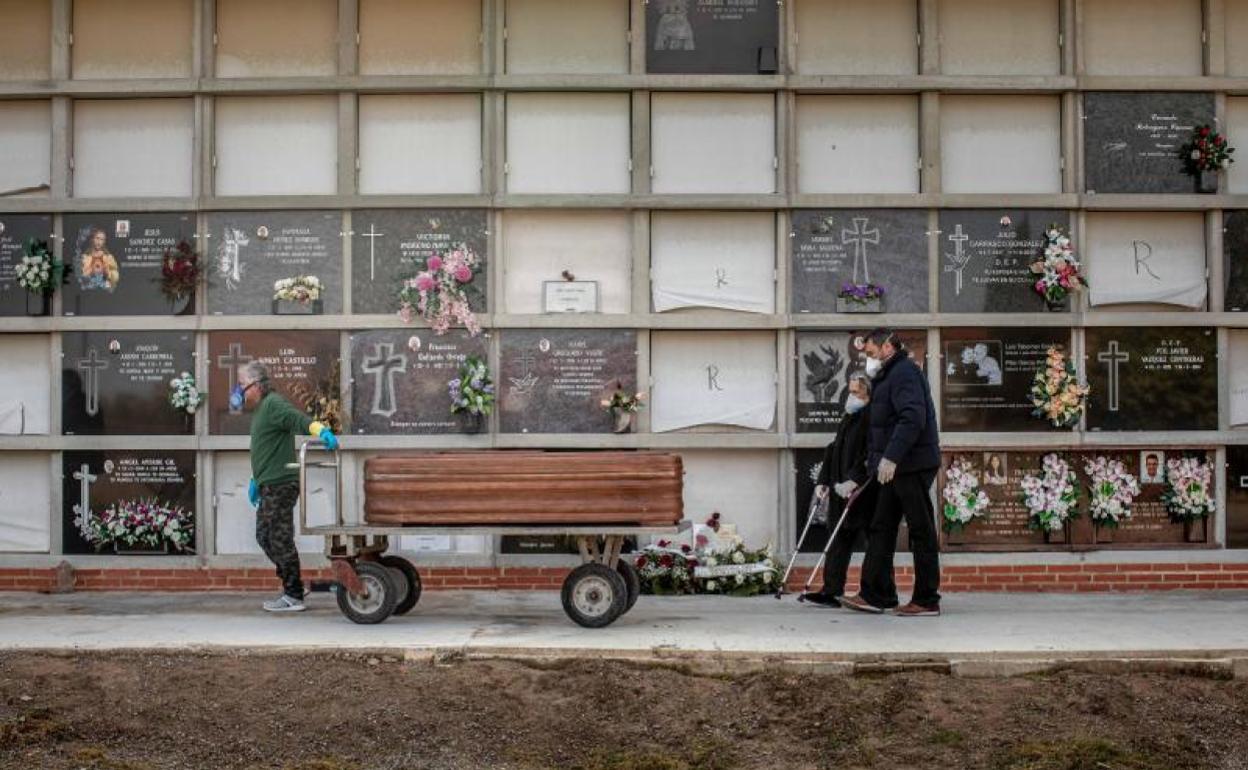 Sanidad admite que puede haber muertos por coronavirus al margen de las estadísticas oficiales