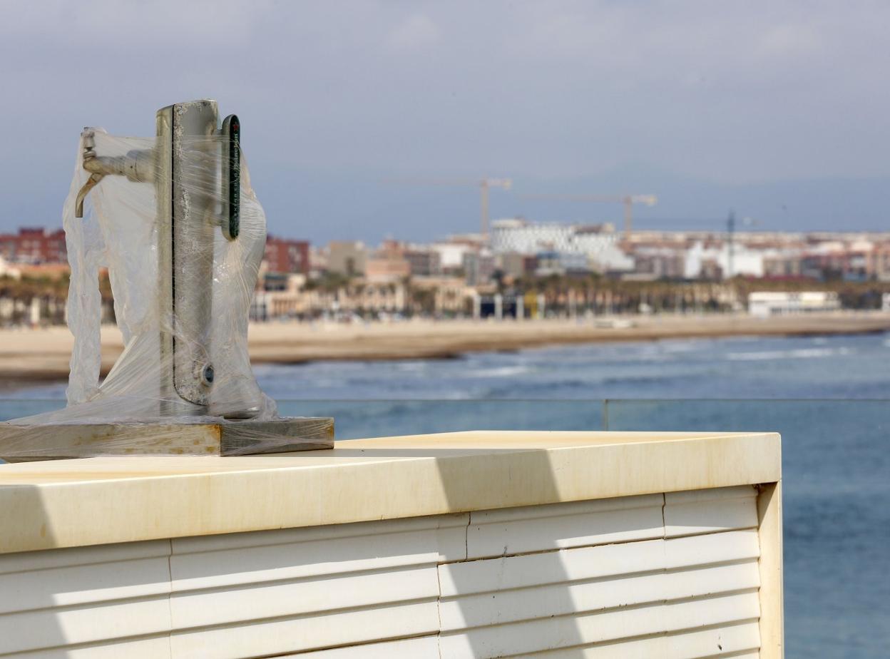 La imagen de las playas vacías contrasta con las de años anteriores. jesús signes