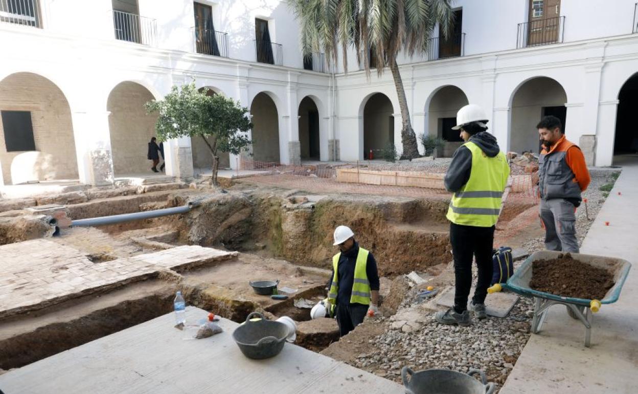 Obras en San Vicente de la Roqueta, uno de los trabajos que se retoman.