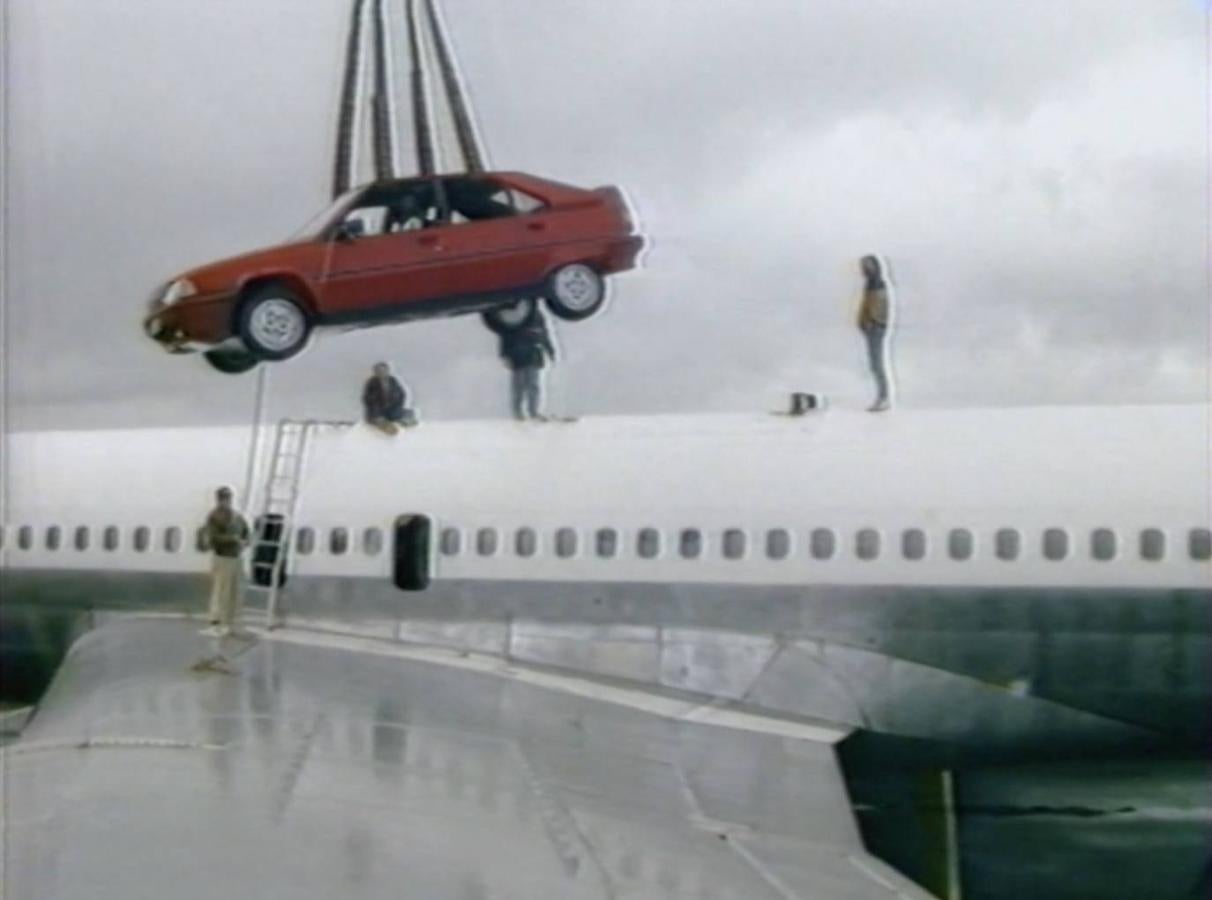 Citroen Origins (www.citroenorigins.es/es) es un museo virtual real, que recopila una colección de más de 80 vehículos icónicos e históricos de la marca con más de 100 años. Es accesible desde 65 países y ya ha recibido más de 2,7 millones de visitas desde su lanzamiento. Una propuesta atractiva y entretenida para todos los públicos. 