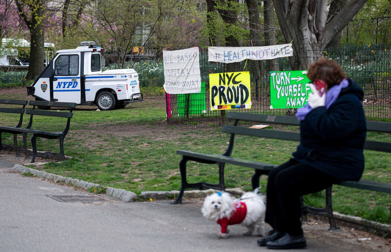 Ya no hay béisbol, ni carruajes de caballos, ni hordas de turistas. Han sido reemplazados por el canto de los pájaros, caminatas solitarias y un renovado aprecio por la belleza del Central Park durante la cuarentena de Nueva York debido al coronavirus. El virus ha matado hasta ahora a más de 12.000 personas en el estado de Nueva York, de un total de más de 223.000 casos confirmados. 