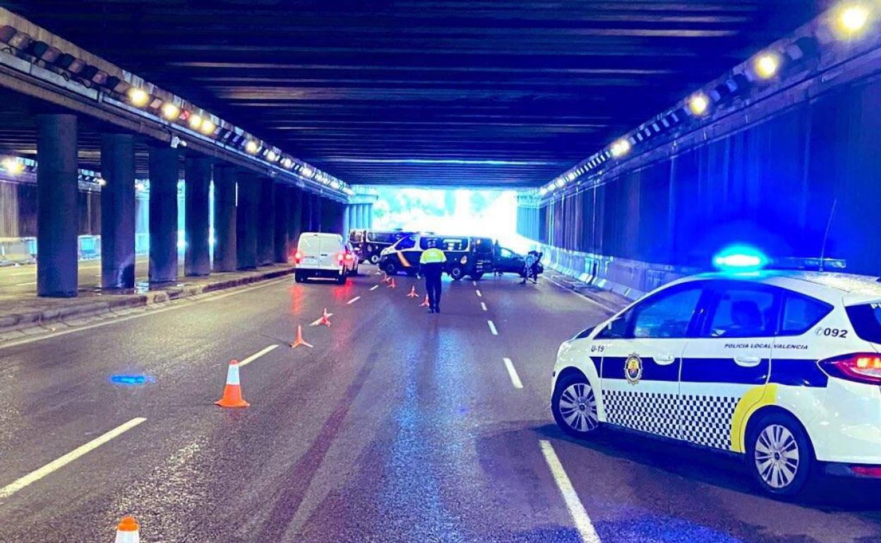 Control policial del túnel de la avenida Pío XII. 