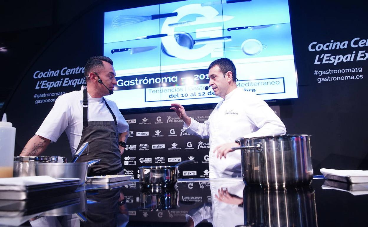 A la derecha de la imagen, Ricardo Camarena durante una ponencia