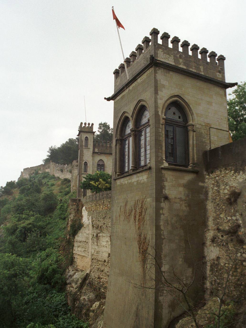 Al visitar Xàtiva no te puedes olvidar de ver su castillo, la Cova Negra, el museo del Almodí y la Iglesia Colegial Basílica de Santa María.