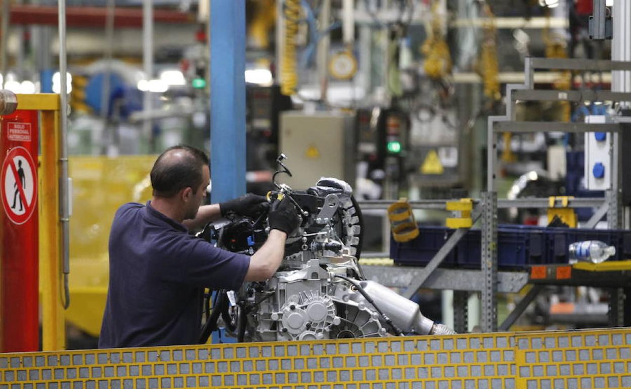 Ford Almussafes plantea un nuevo ERTE escalonado de 2.700 trabajadores en mayo a 1.100 en junio