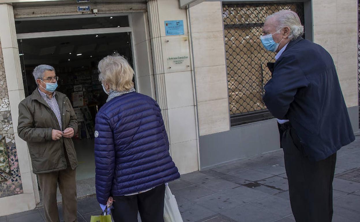 Salida a la calle a partir del sábado | Los mayores de 70 años y personas dependientes pueden pasear de 10 a 12 y de l9 a 20 horas