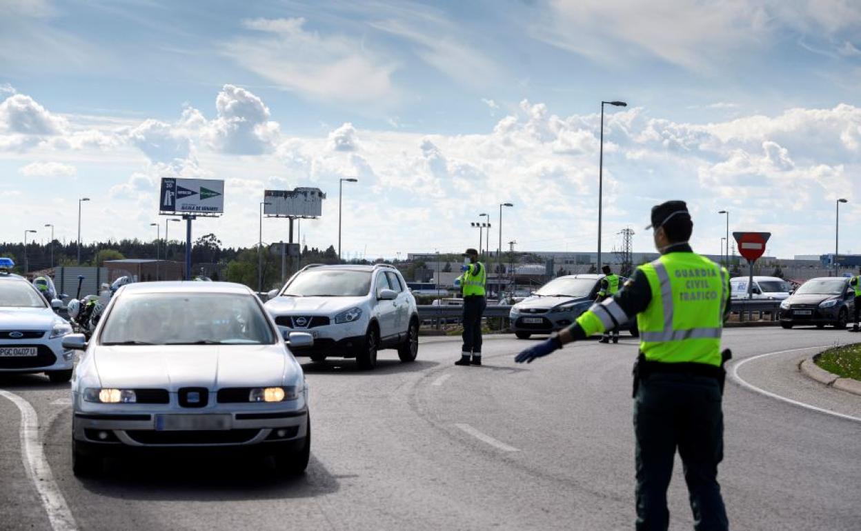 Control en carretera de la Guardia Civil.