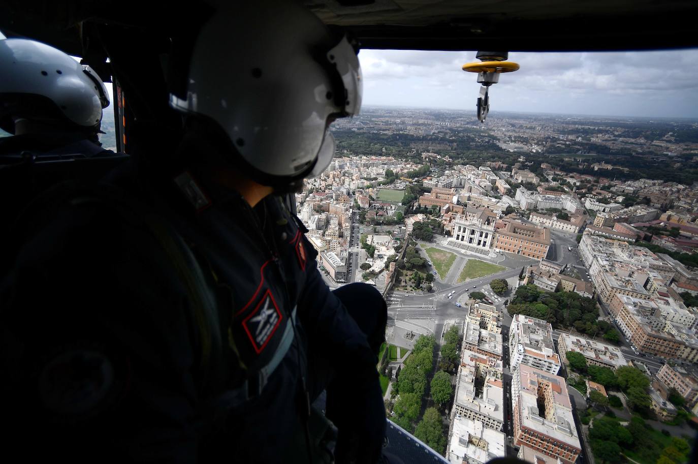 Las dos ciudades italianas se descubren sin público a vista de pájaro. Las zonas más turísticas están ahora libres, sin gente. El coronavirus ha dejado a dos de las urbes más históricas de Europa con un aspecto insólito.