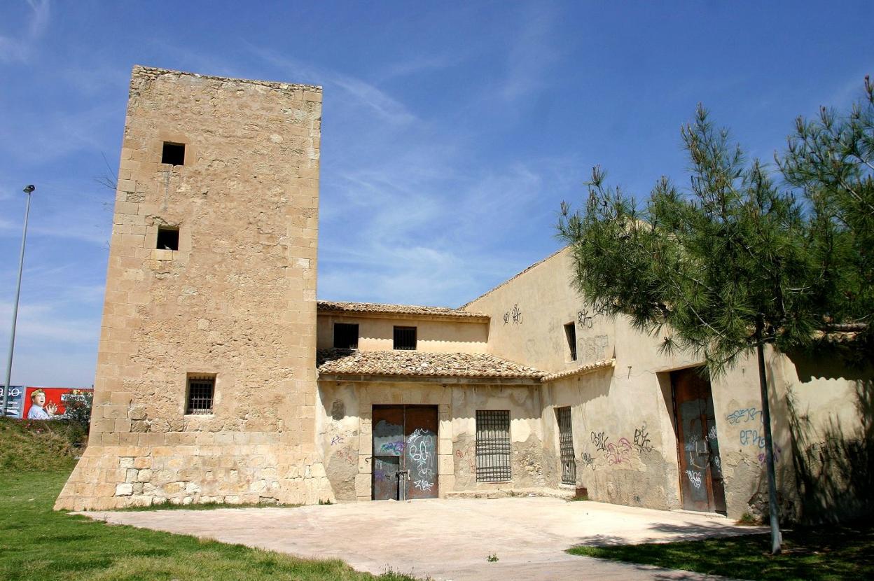 Imagen de archivo de la Torre Sarrió, en la glorieta Deportista Carolina Pascual. lp