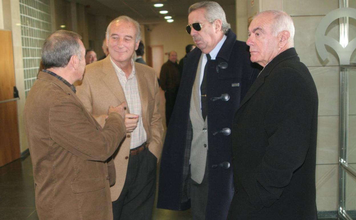 Juan José Murria, el segundo por la izquierda, junto a Antonio Calpe, Jesús Barrachina y Paco Real en una imagen de 2004.