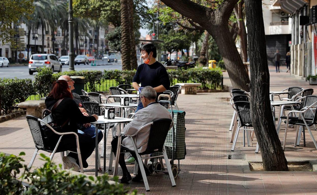 El Ayuntamiento de Valencia acuerda la suspensión de la tasa de terrazas hasta 2021