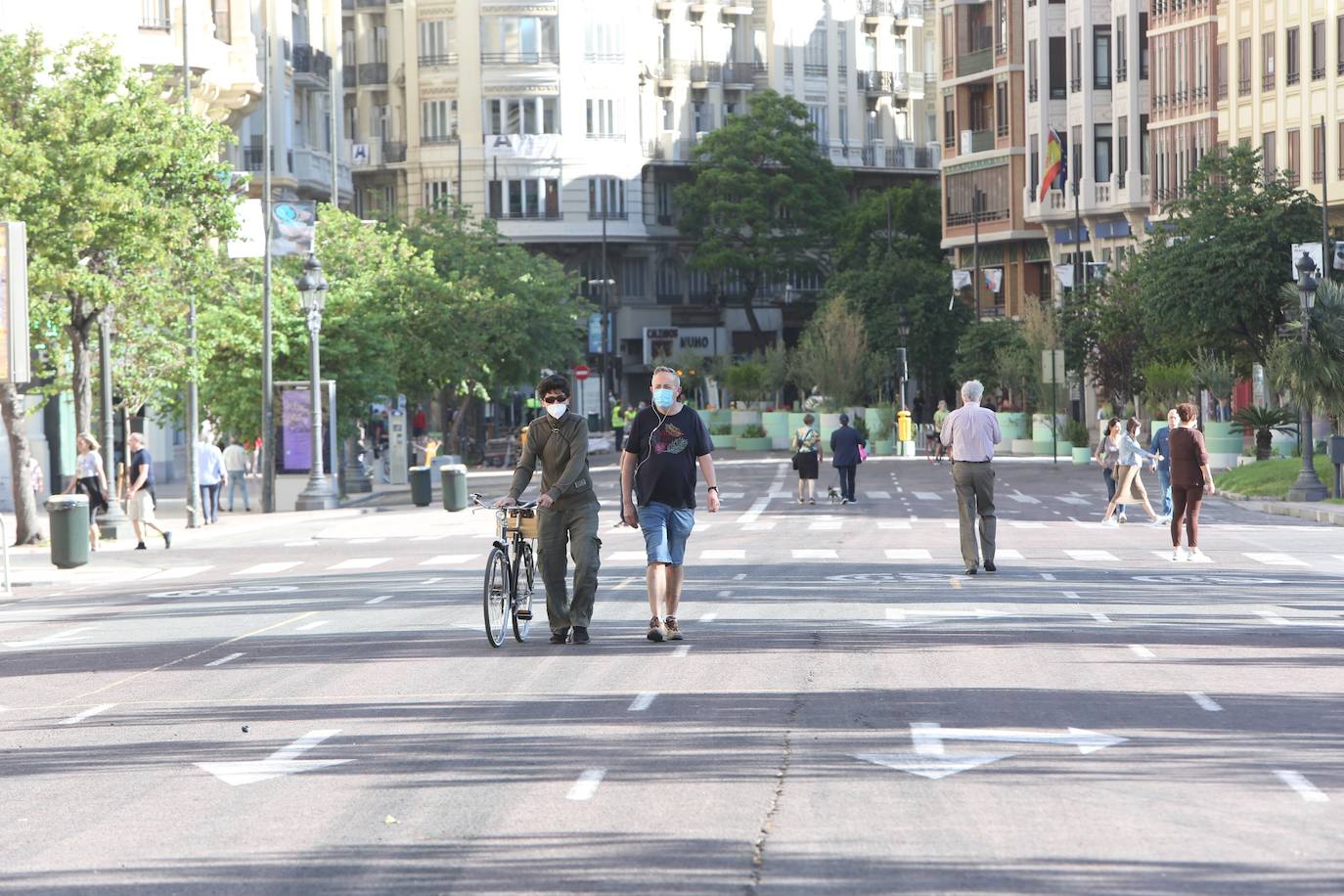 Fotos: Avanza la peatonalización de la plaza del Ayuntamiento de Valencia