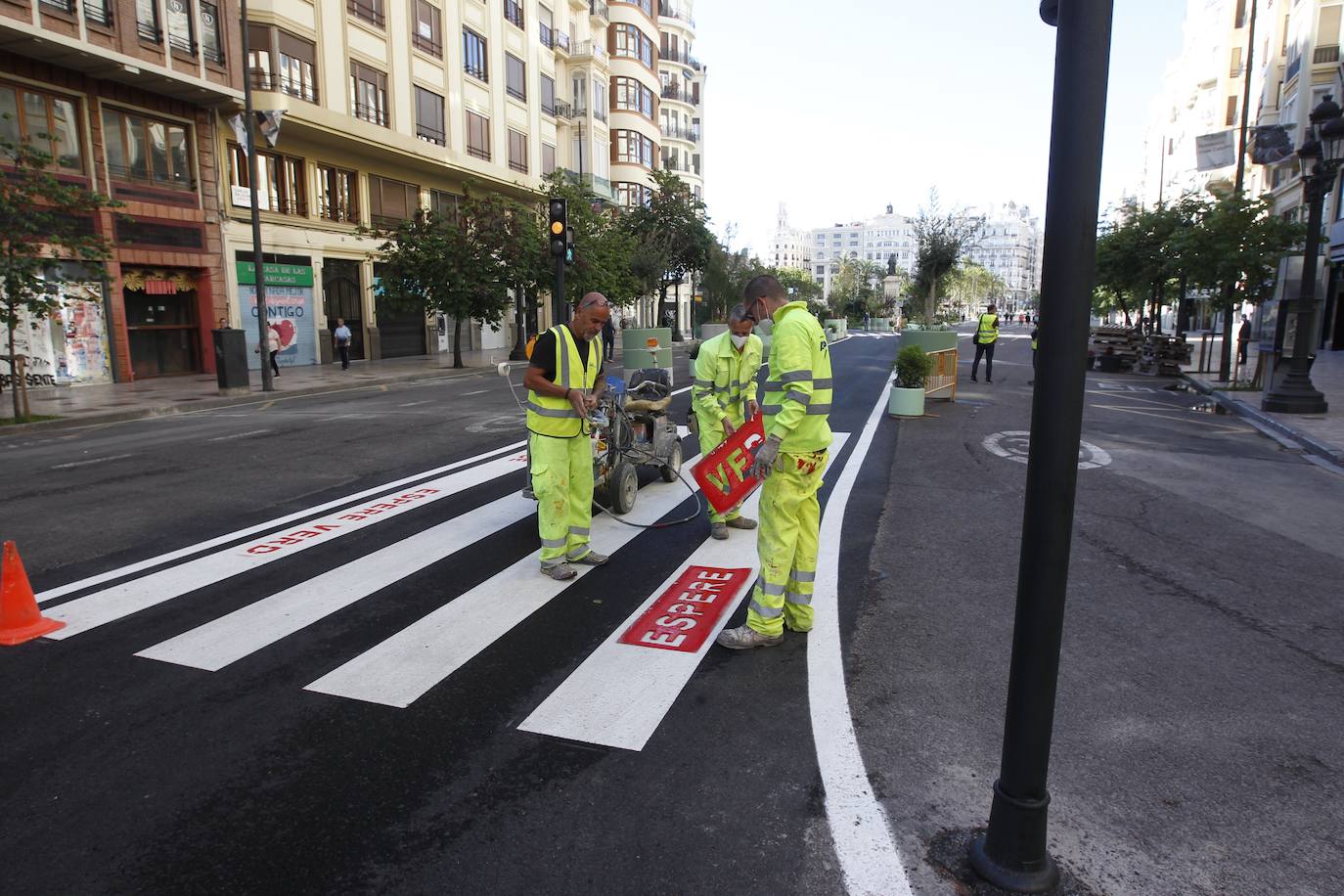 Fotos: Avanza la peatonalización de la plaza del Ayuntamiento de Valencia