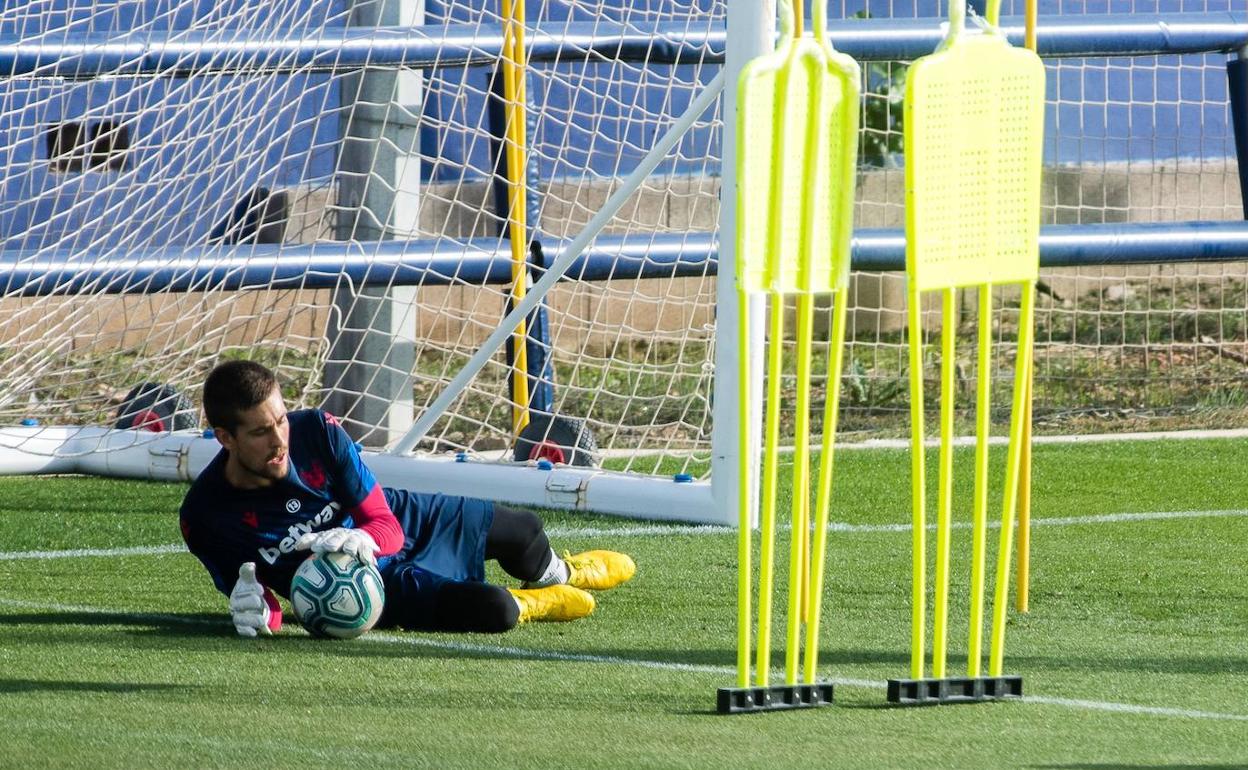 Aitor Fernández, durante el entrenamiento de ayer en Buñol.