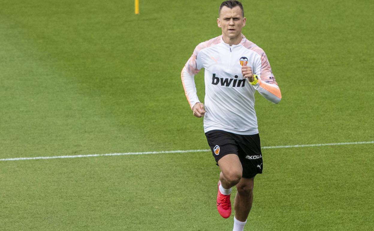 Denis Cheryshev, en la ciudad deportiva de Paterna. 