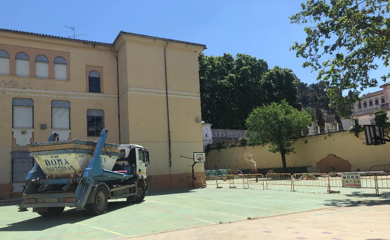 Inicio de las obras del pabellón en el colegio Attilio Bruschetti. 