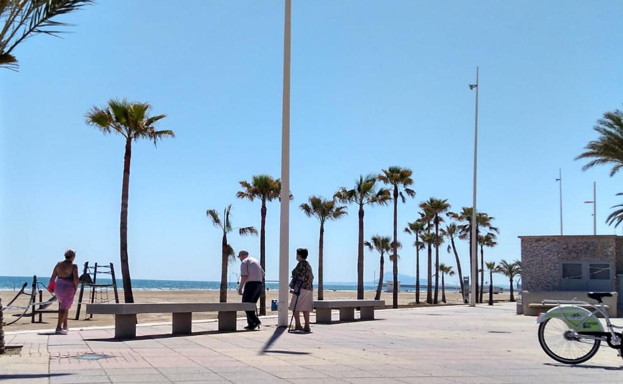 Paseo marítimo de Gandia, este lunes. 