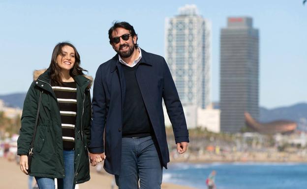 Inés Arrimadas y su marido Xavier Cima paseando, en una imagen de archivo.