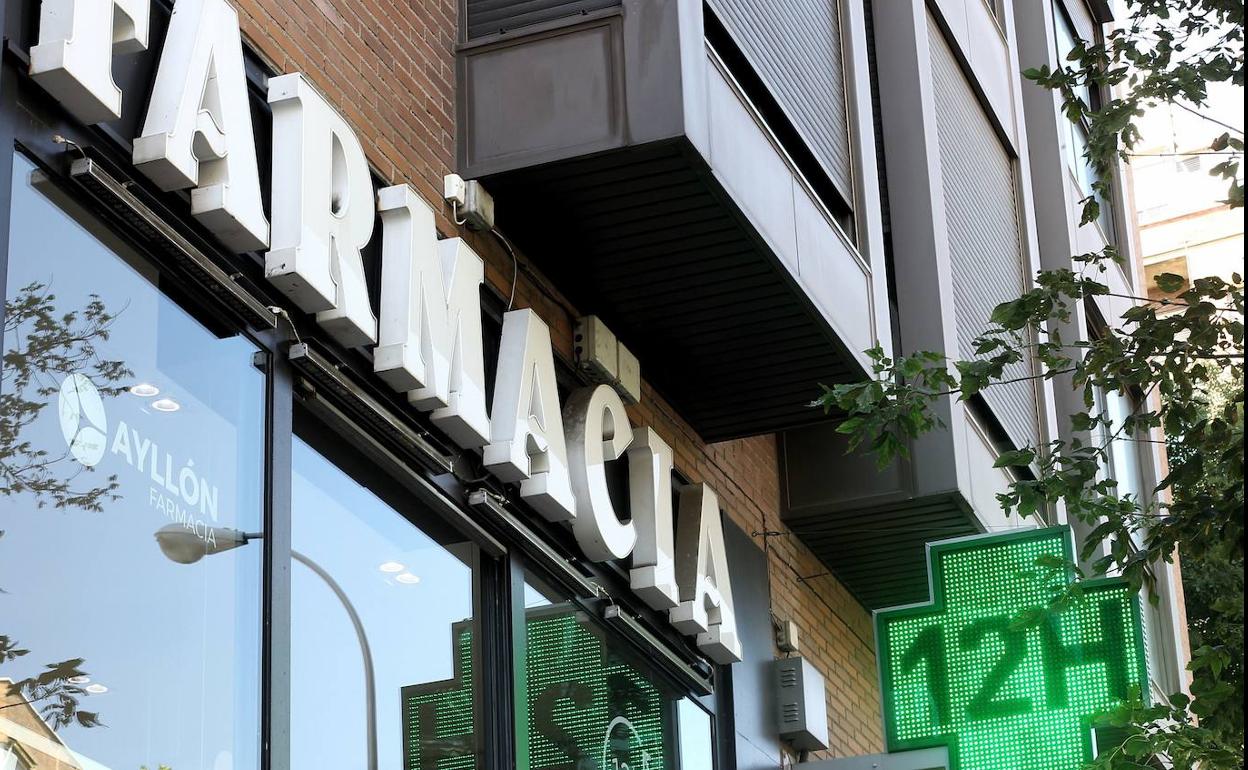 El SAMU asiste a la empleada de una farmacia de Valencia desmayada el sufrir un atraco