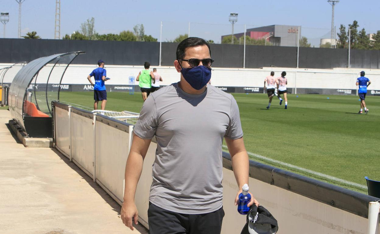 Murthy, en el entrenamiento del equipo en Paterna