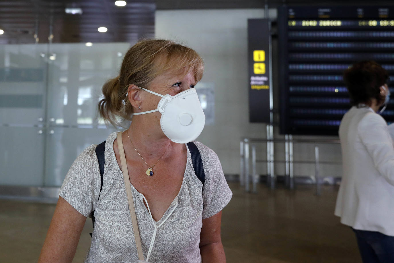 Aterriza en Valencia el primer vuelo internacional tras el confinamiento