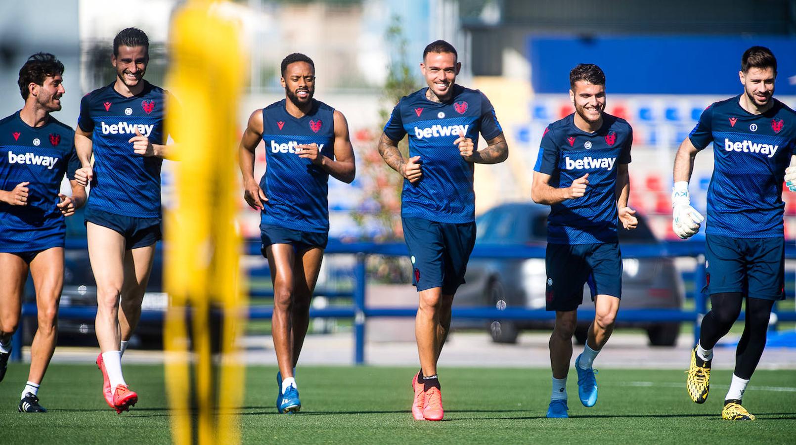 Murthy charla con los futbolistas en Paterna