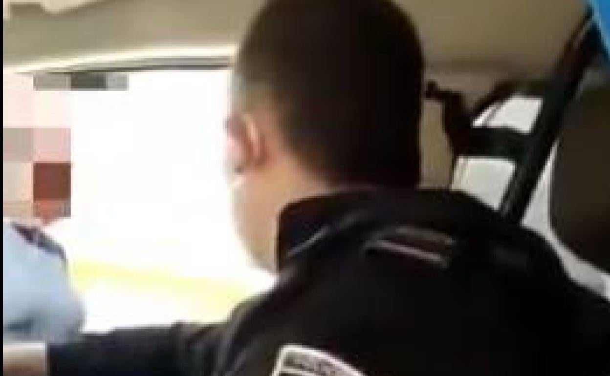 El juzgado admite la personación de la Abogacía en la causa contra los policías que vejaron a una transexual