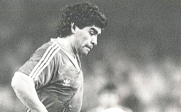 Maradona, la última vez que pisó Mestalla 